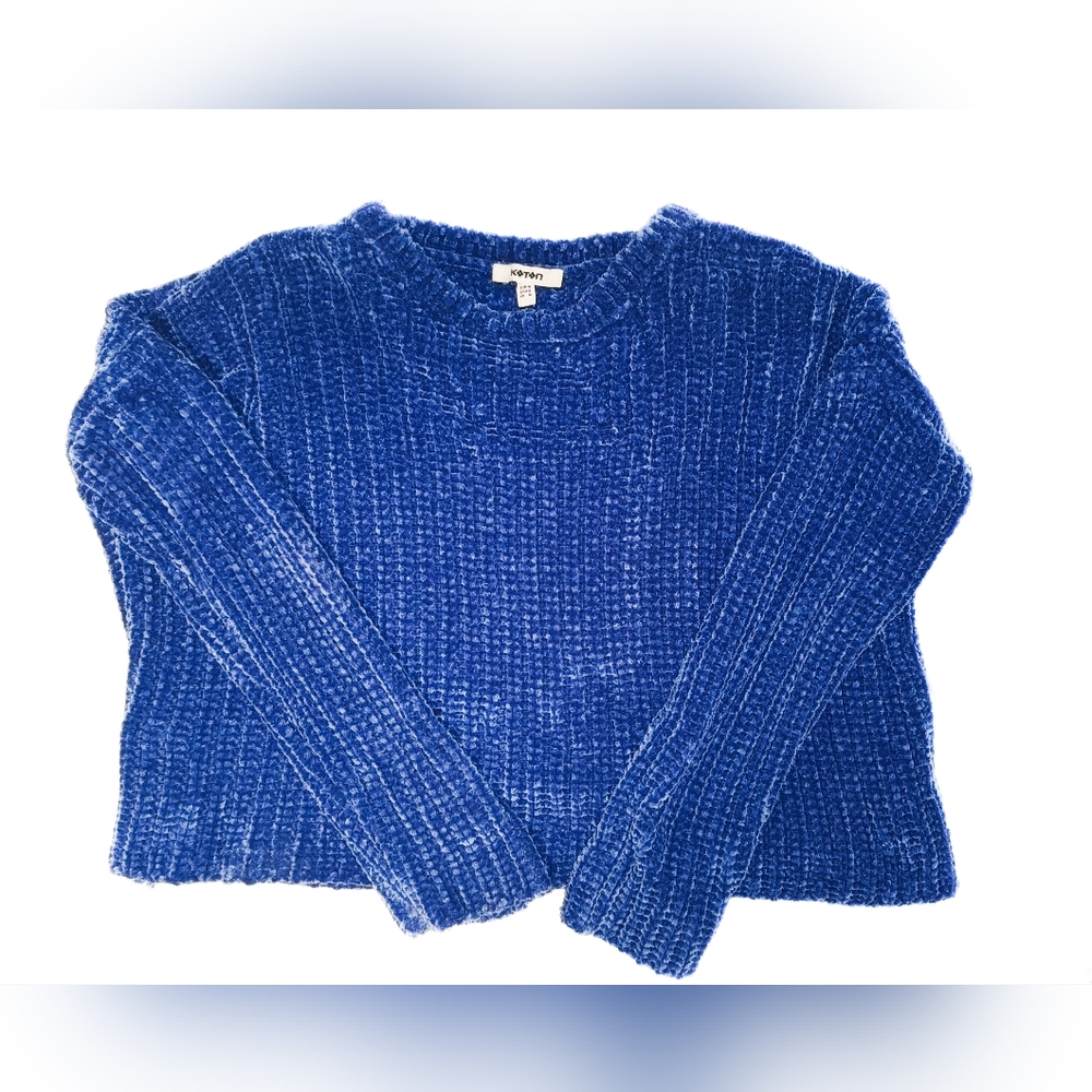 Navy blue knitted sweater
